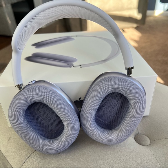 Purple Apple AirPods Max USB-C - Picture 7 of 15